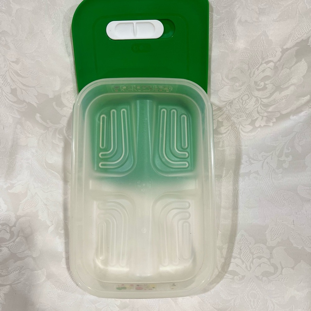 NEW (NIP) Tupperware FridgeSmart Food Storage Containers, 2 Piece Set (LAST one) - Picture 5 of 14